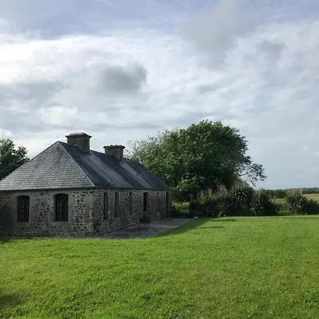 Du Chateau De Quinéville