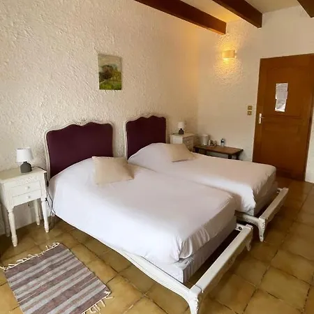 Du Chateau De فندق Quinéville