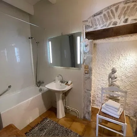 Du Chateau De فندق Quinéville