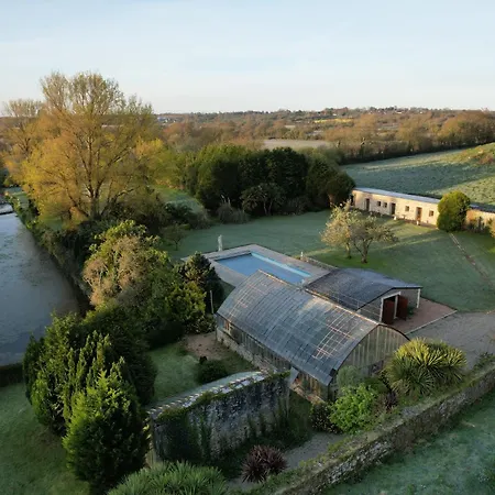 Du Chateau De 3* 퀴네빌